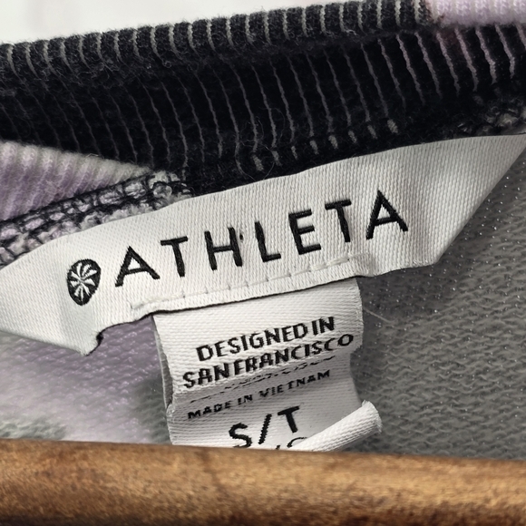 Athleta Sweatshirt Womens Small T Purple Coaster Luxe Printed V Neck Tie Dye - Picture 3 of 13